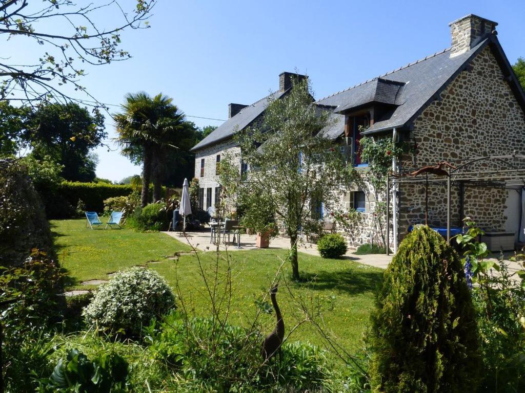 Les Petites Chapelles Panzió Saint-Pierre-de-Plesguen Kültér fotó