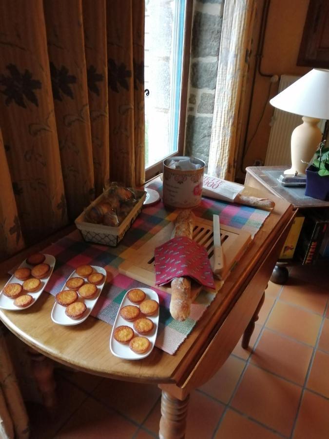 Les Petites Chapelles Panzió Saint-Pierre-de-Plesguen Kültér fotó